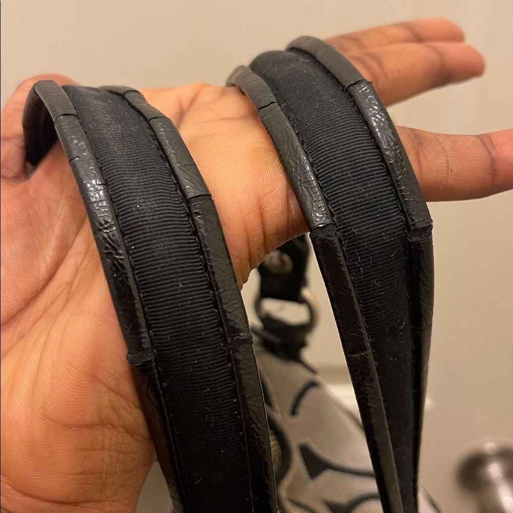 Coach, please check all picture of condition - Picture 11 of 17
